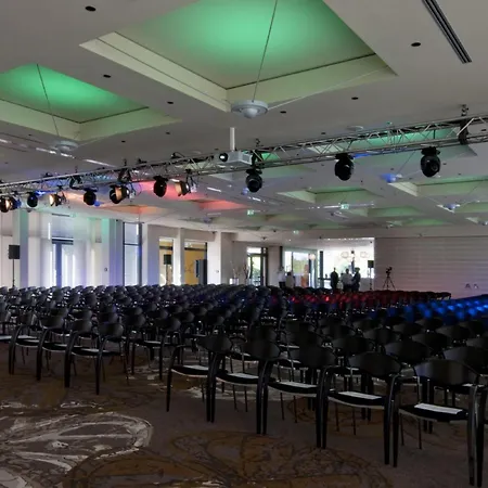 Atrium 4*