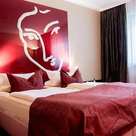 Atrium 4*