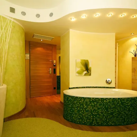 Atrium Hotel