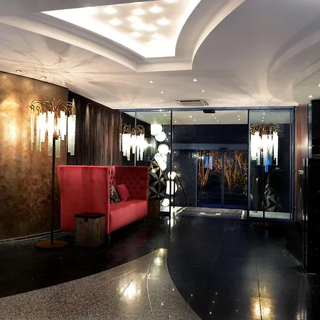Atrium 4*