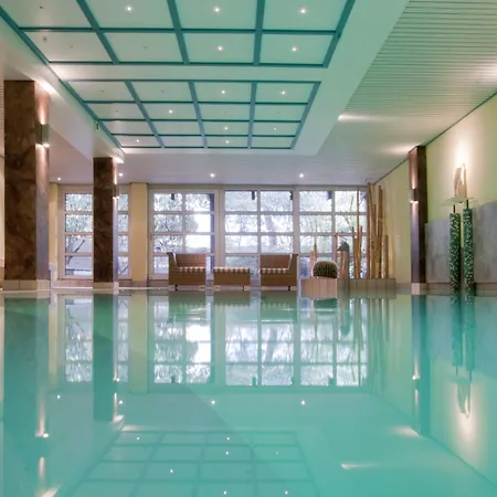 Atrium Hotel 4*